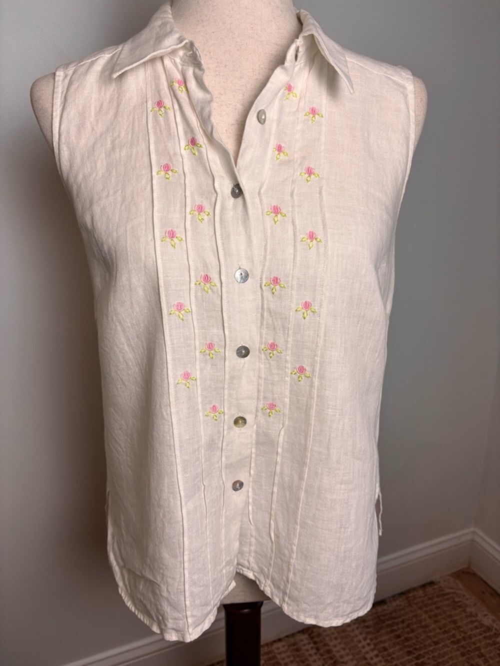 Vintage Irish Linen White Embroidered Pink Floral Sleeveless Button Front Blouse